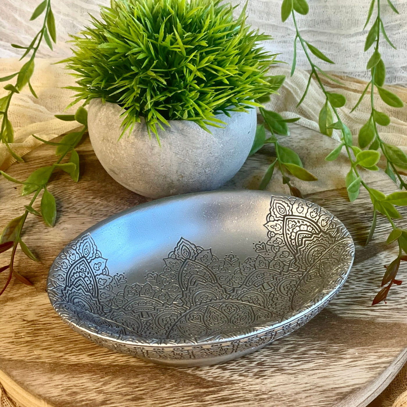 Oriental Metalic Resin Soap Dish - Nina's Pure Joy