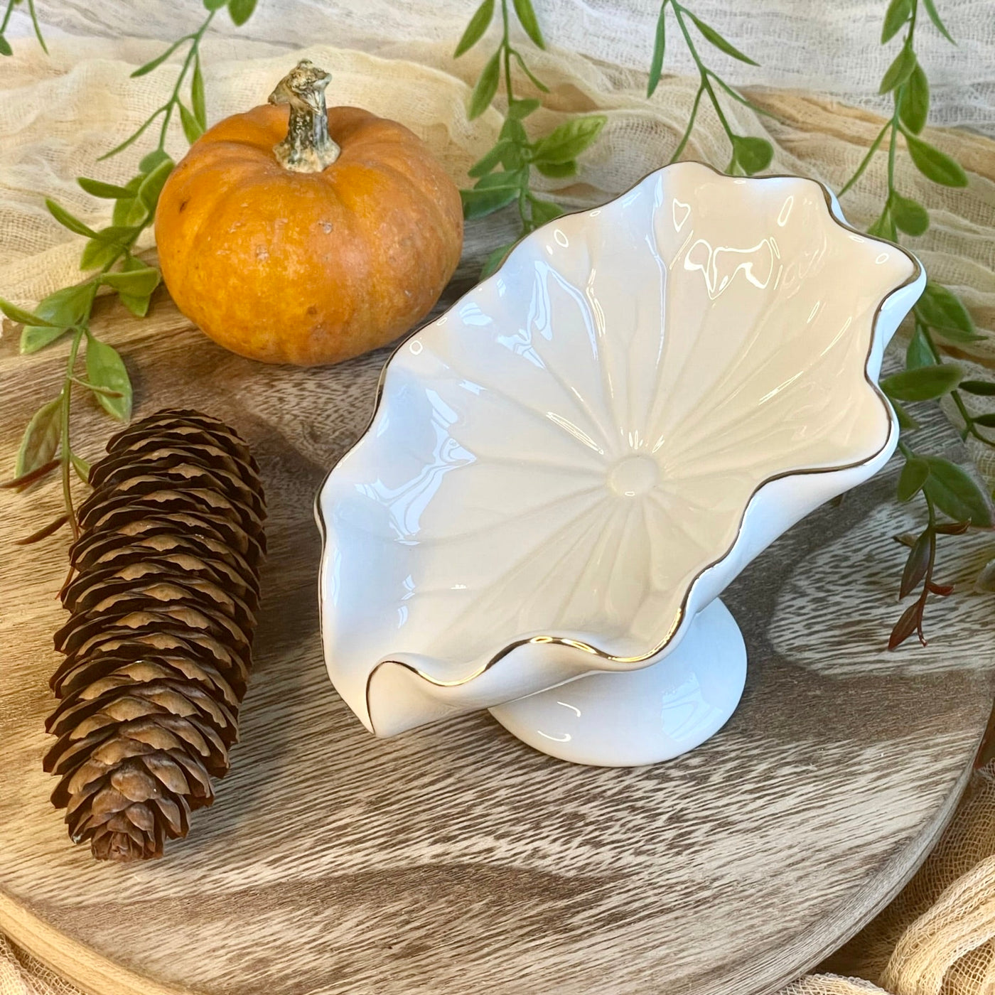 Ceramic White Lotus Leaf Shape Self Draining Soap Dish - Nina's Pure Joy